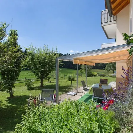 Alfreds Ferienbauernhof Apartmán *